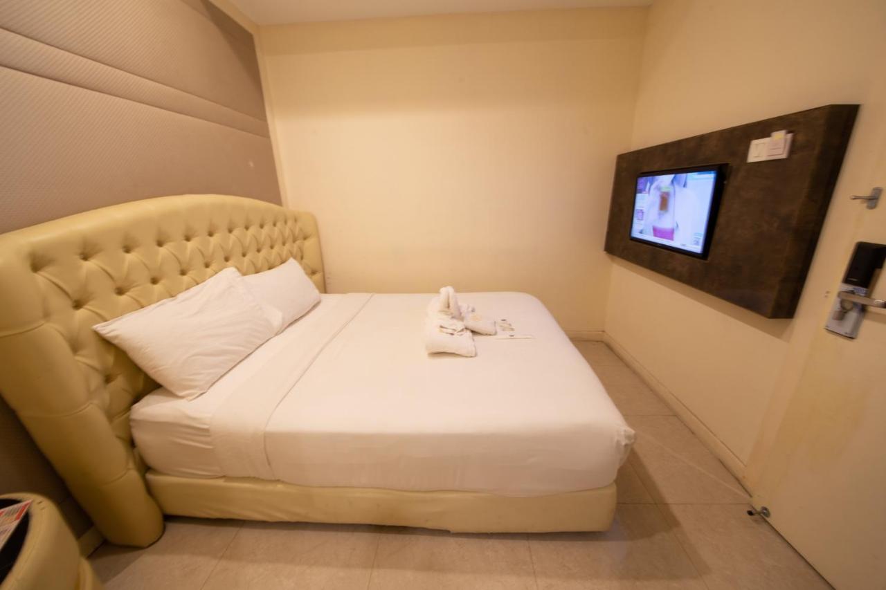 ג'והור בהרו Ritzton Hotel מראה חיצוני תמונה