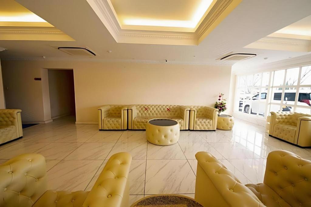 ג'והור בהרו Ritzton Hotel מראה חיצוני תמונה