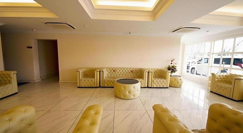 ג'והור בהרו Ritzton Hotel מראה חיצוני תמונה