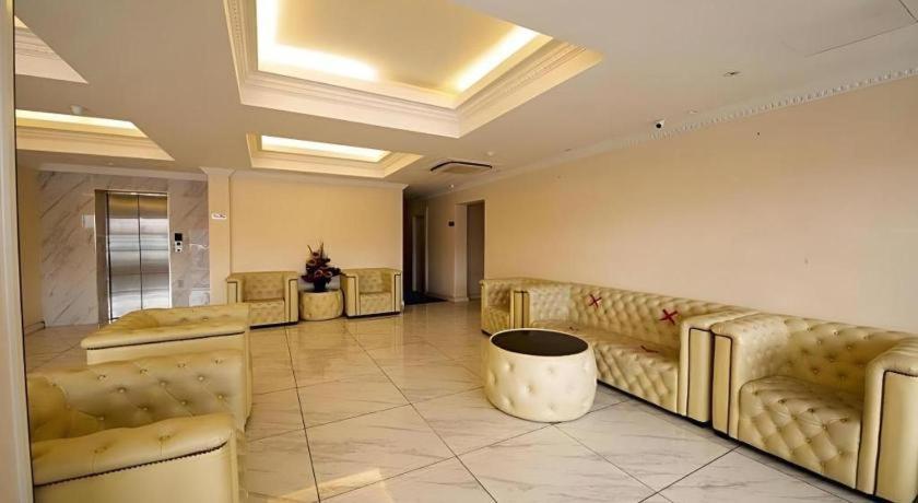 ג'והור בהרו Ritzton Hotel מראה חיצוני תמונה