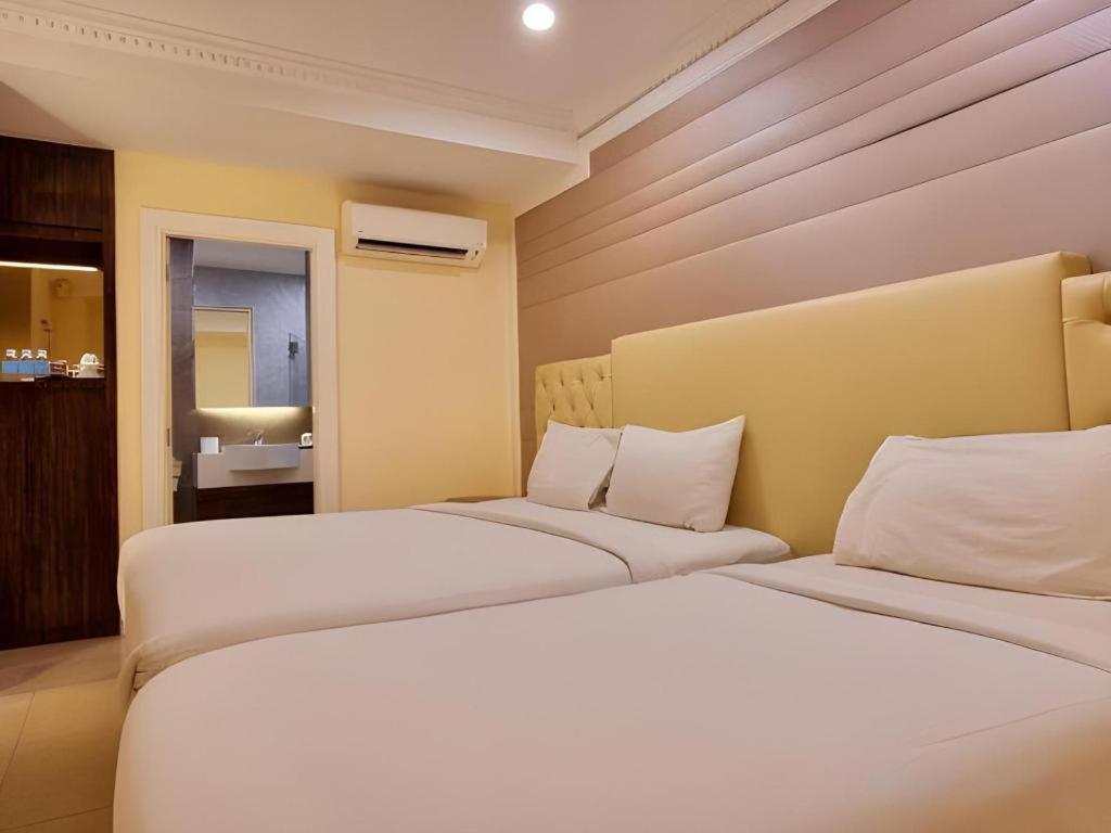 ג'והור בהרו Ritzton Hotel מראה חיצוני תמונה