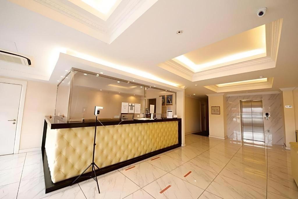 ג'והור בהרו Ritzton Hotel מראה חיצוני תמונה
