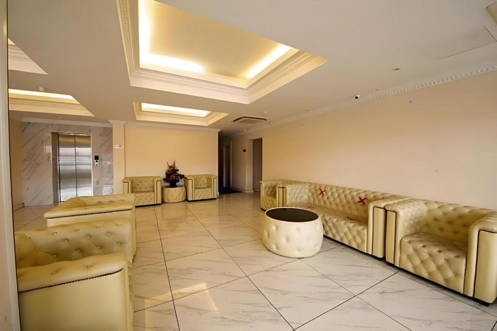 ג'והור בהרו Ritzton Hotel מראה חיצוני תמונה