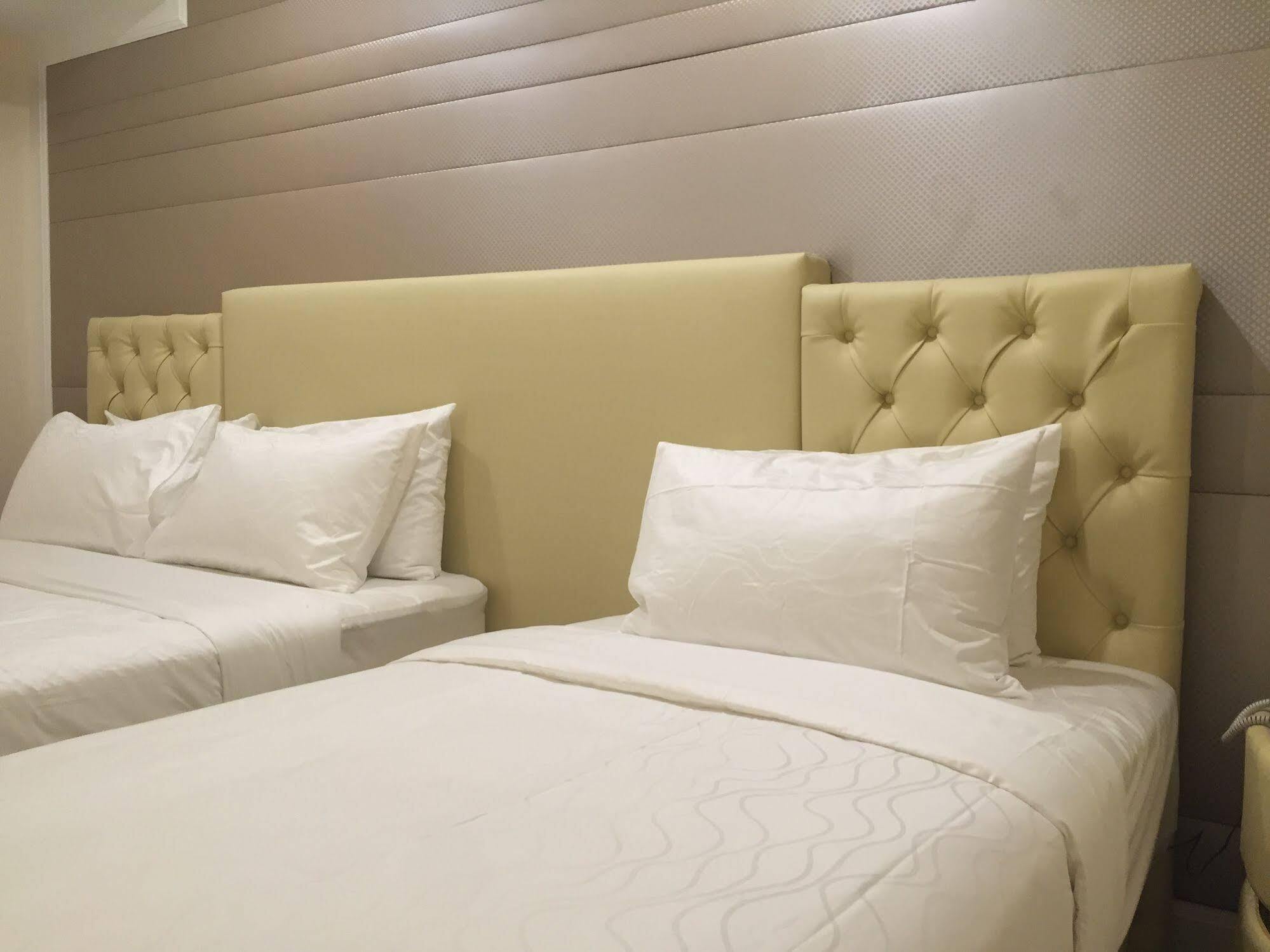 ג'והור בהרו Ritzton Hotel מראה חיצוני תמונה