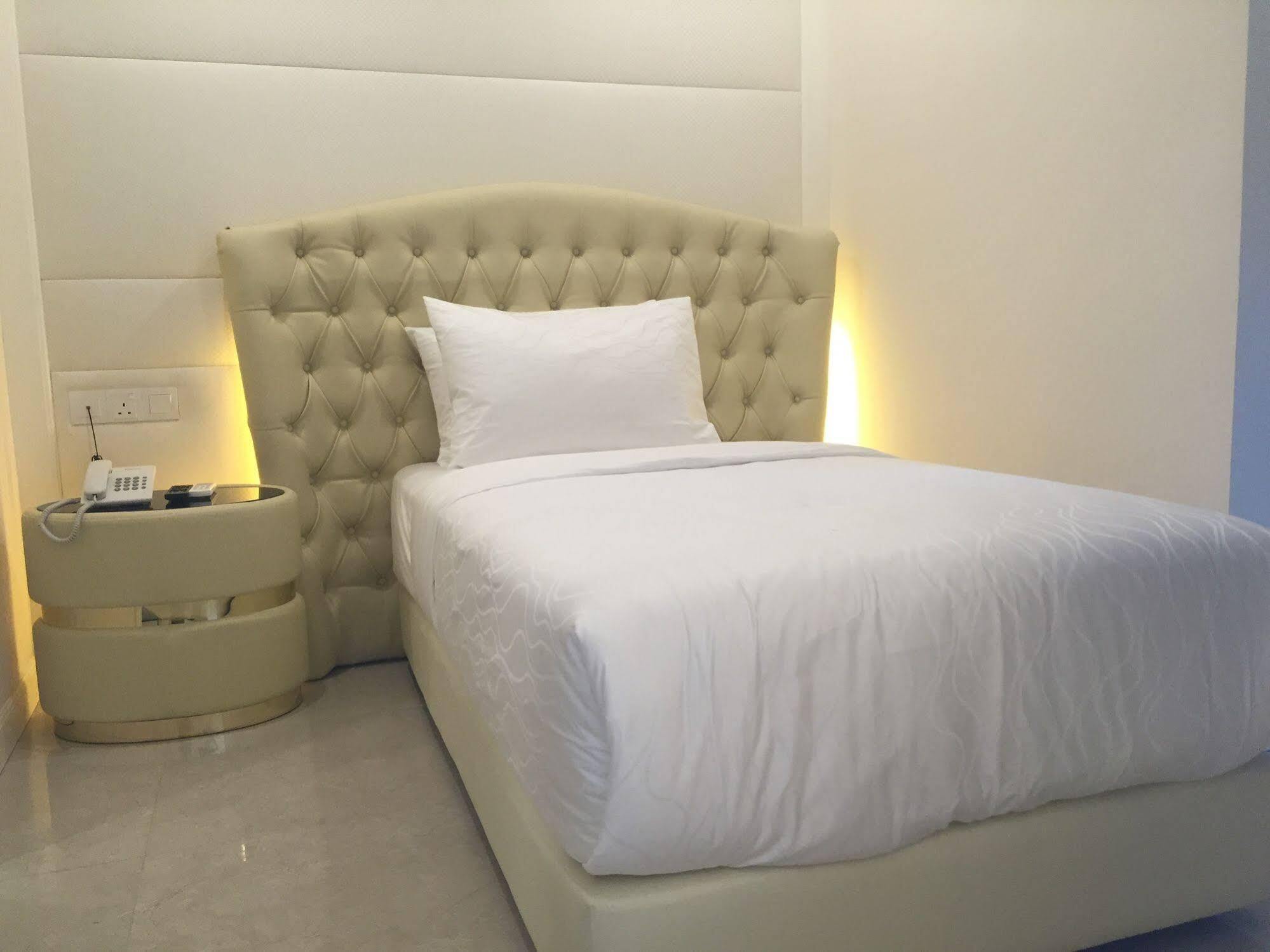 ג'והור בהרו Ritzton Hotel מראה חיצוני תמונה