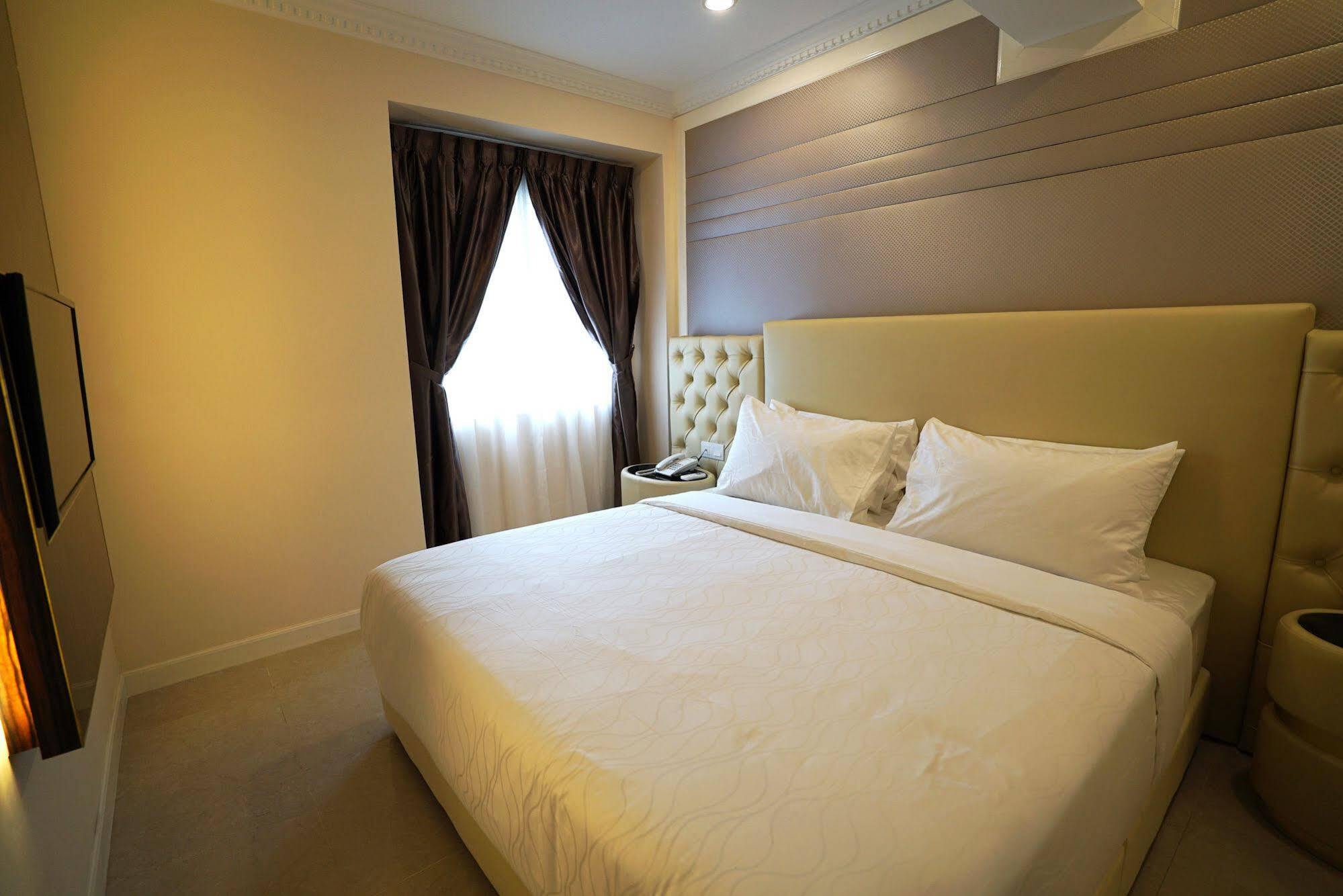 ג'והור בהרו Ritzton Hotel מראה חיצוני תמונה
