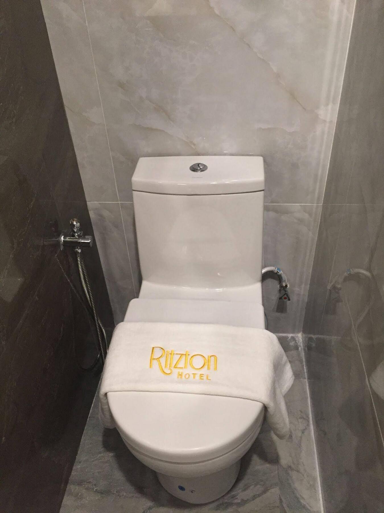 ג'והור בהרו Ritzton Hotel מראה חיצוני תמונה