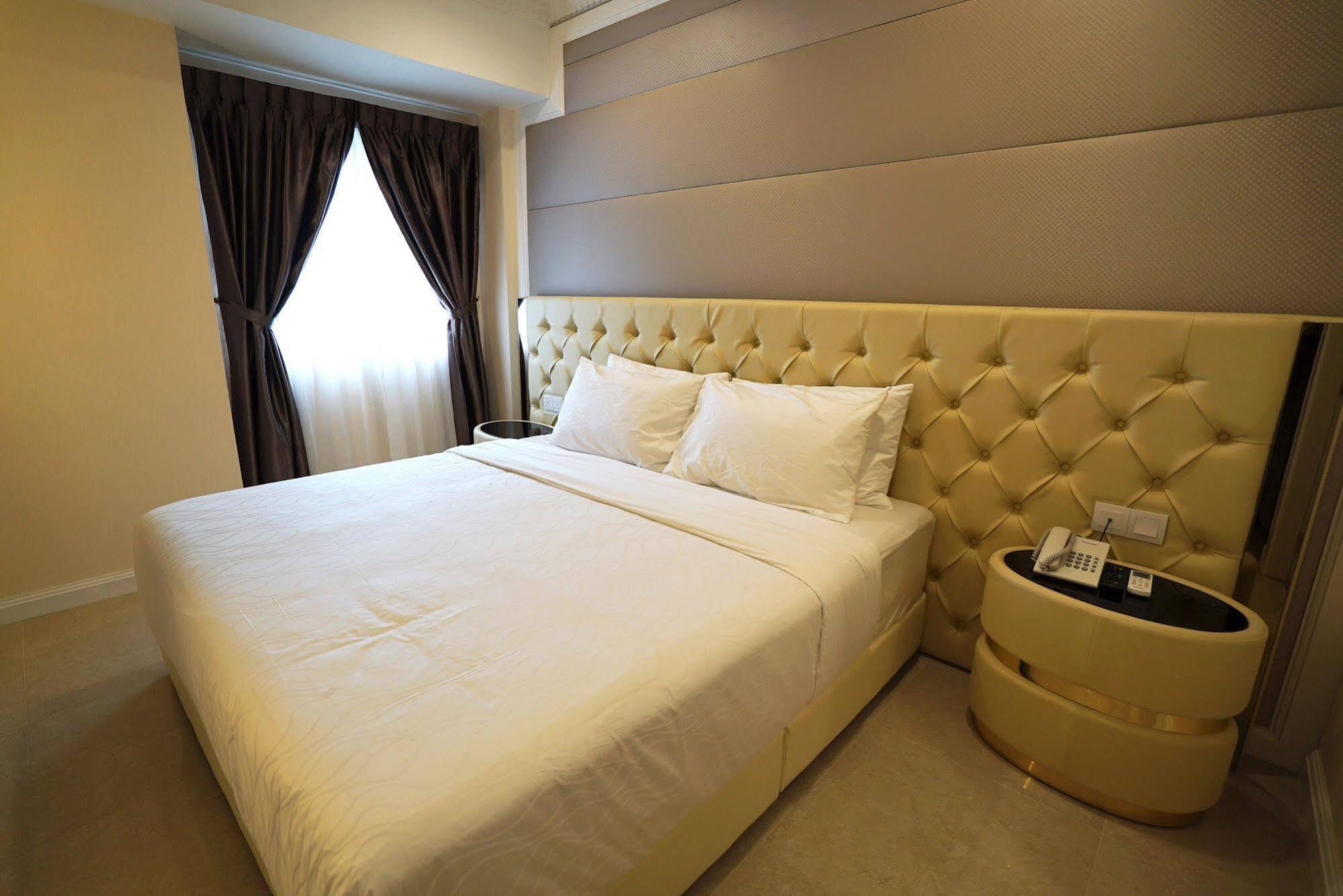 ג'והור בהרו Ritzton Hotel מראה חיצוני תמונה