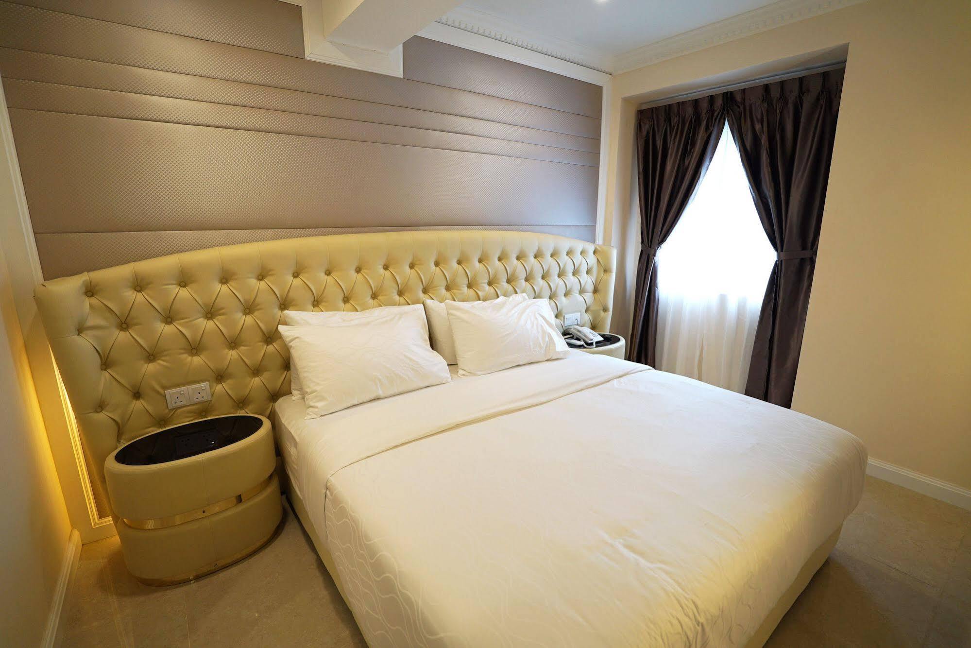 ג'והור בהרו Ritzton Hotel מראה חיצוני תמונה